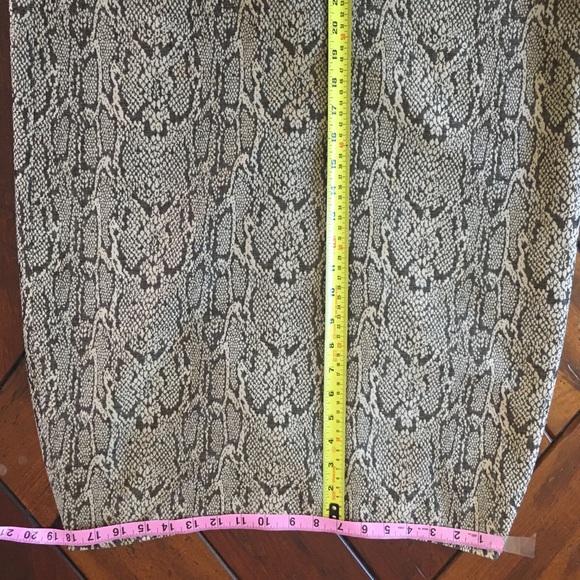 NWOT Dana Buchanan Snake Print Skirt. 14 - Picture 2 of 6